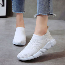 Load image into Gallery viewer, Women Shoes 2019 New Flyknit Sneakers Women Breathable Slip On Flat Shoes Soft Bottom White Sneakers Casual Women Flats Krasovki